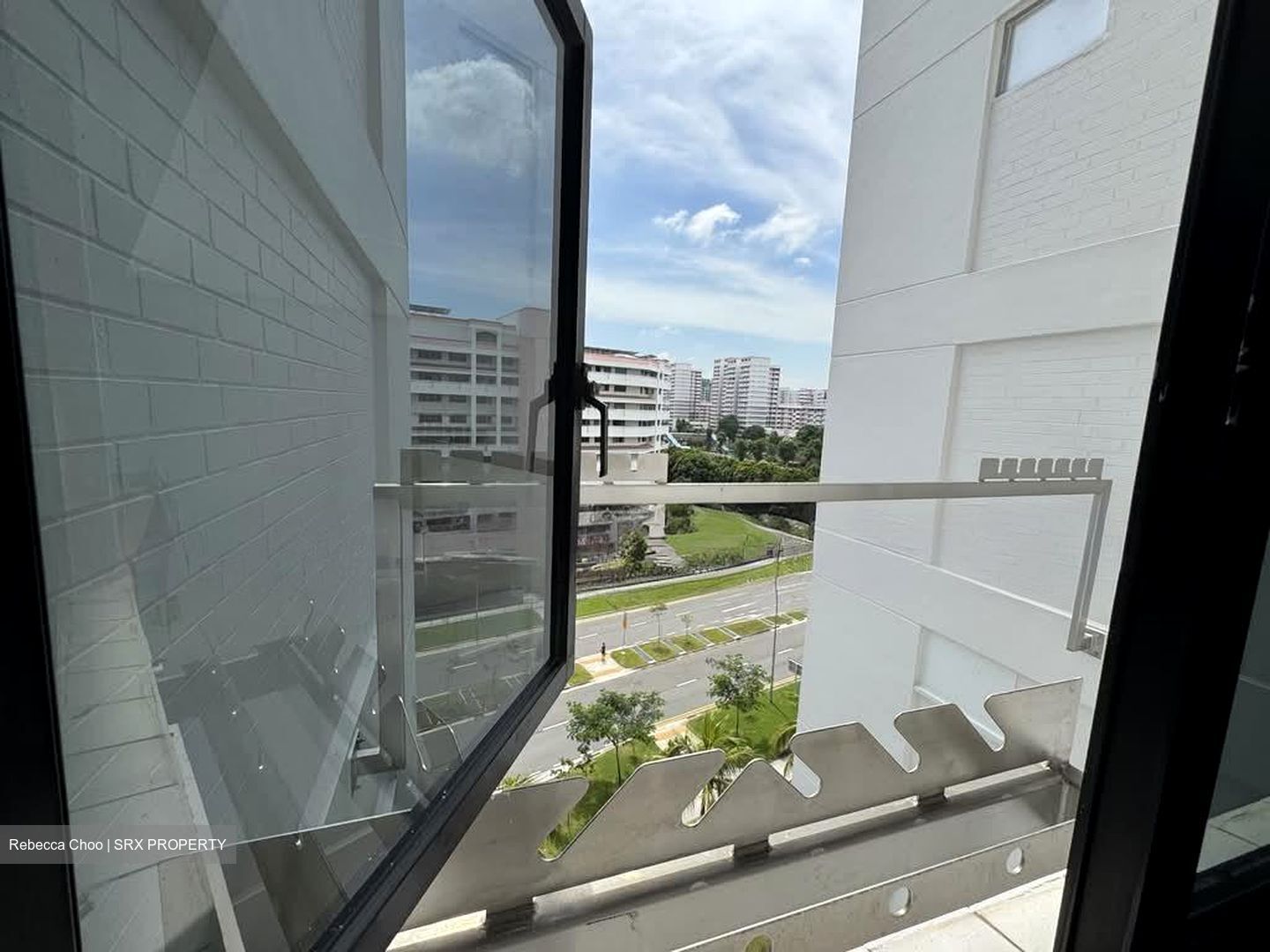 Blk 533 Hougang Avenue 6 (Hougang), HDB Executive #558025071